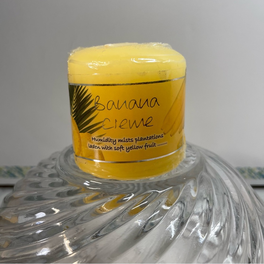 Candle, Banana Creme, 1 wick, 2.5". Old Williamsburgh Candle Corp